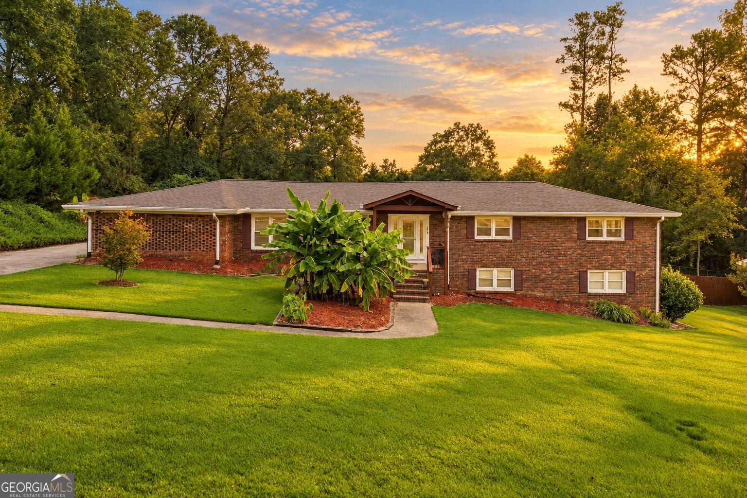 2156 Windsor DR