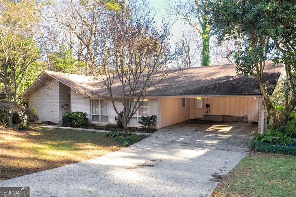 Photo of 1570 Nantahalla Drive, Atlanta, GA 30329 (MLS # 10660524)