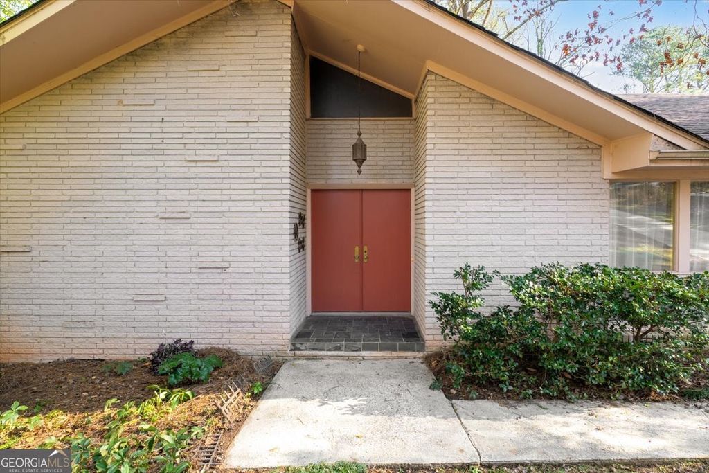 Photo of 1570 Nantahalla Drive, Atlanta, GA 30329 (MLS # 10660524)