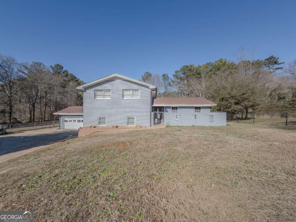 Photo of 5100 Redan Road, Stone Mountain, GA 30088 (MLS # 10696336)