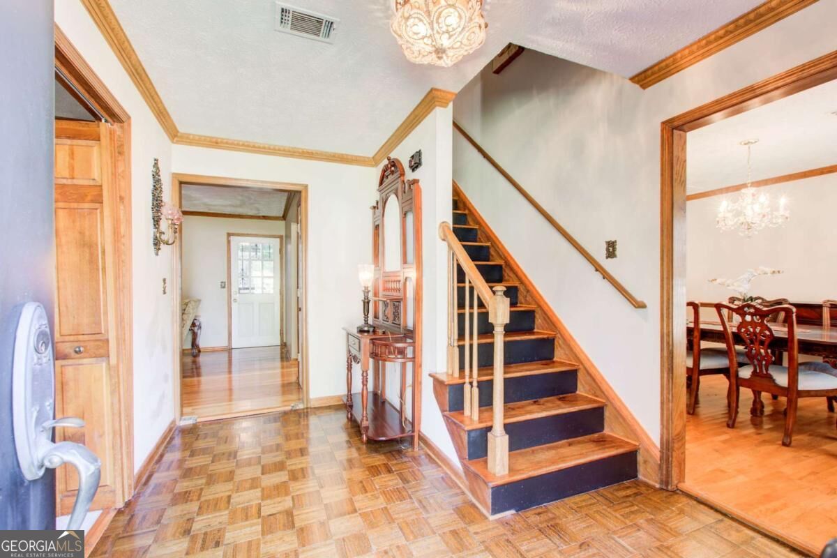 7684 Highland Park DR