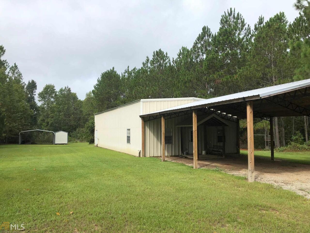 Property is conveniently located off 301 bypass on the outskirts of town. Office space includes lobby area, 2 office rooms, file or storage room, break room, full bath, over 1,500 square feet of concrete slab, and storage space.