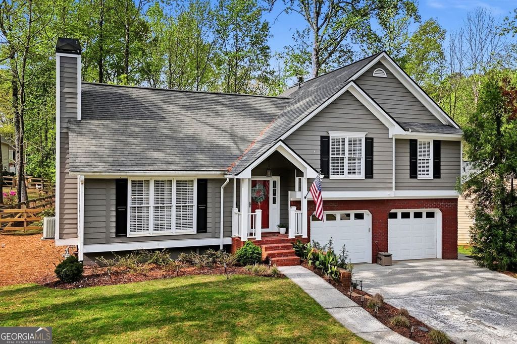 Photo of 1204 Fern Hollow Dr, Woodstock, GA 30189 (MLS # 10734329)