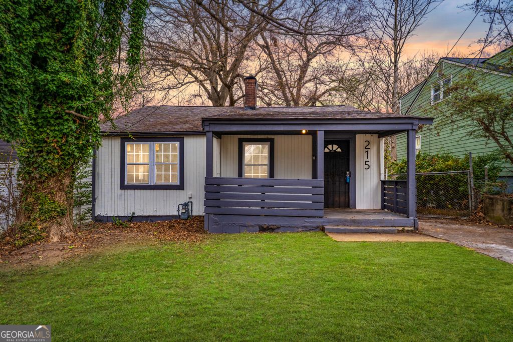 Photo of 215 Ollie Street NW, Atlanta, GA 30314 (MLS # 10678097)