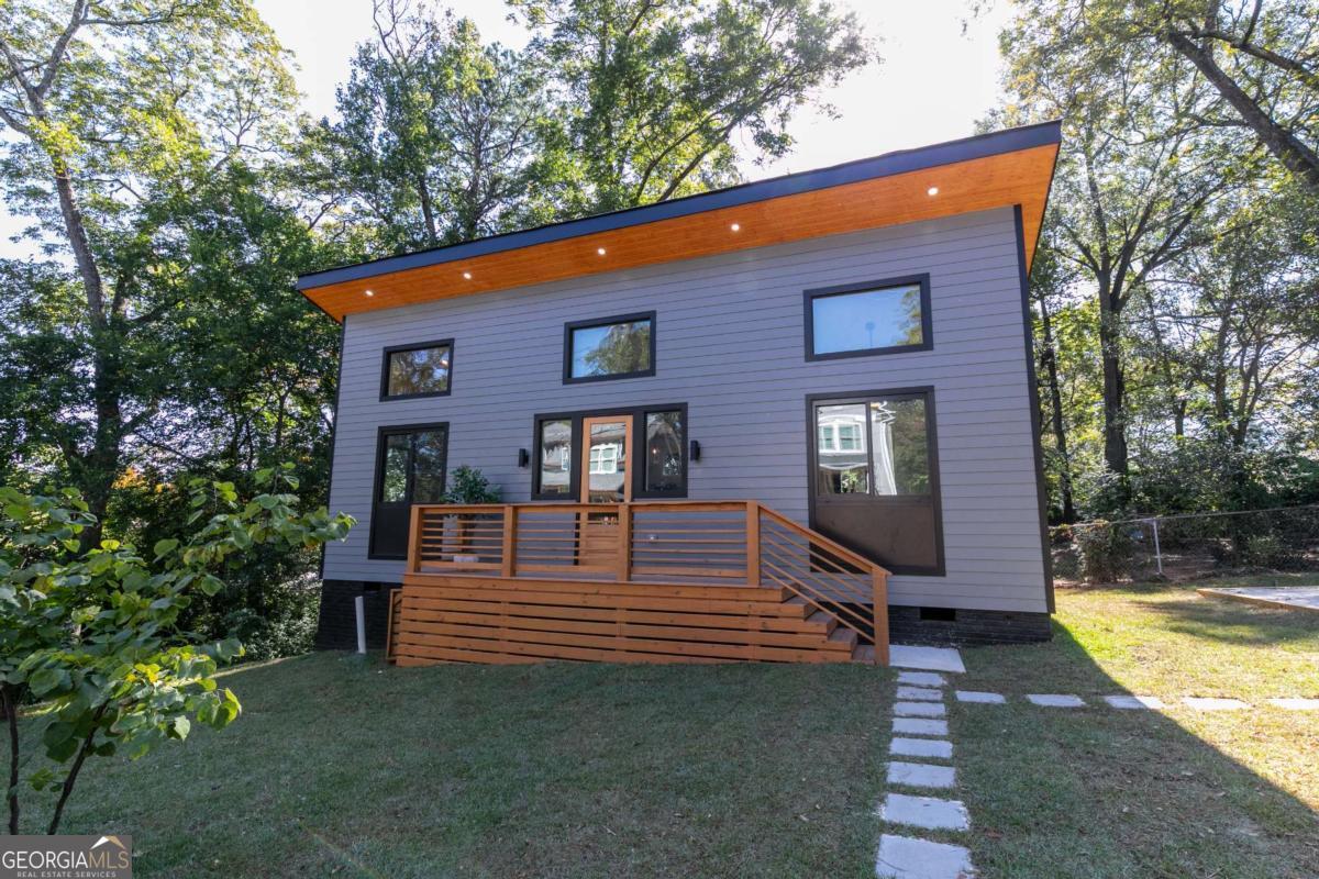 120 B Howard ST SE