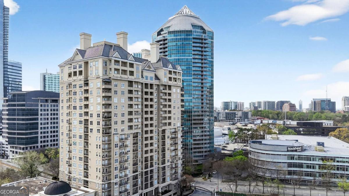 3334 Peachtree RD NE 911