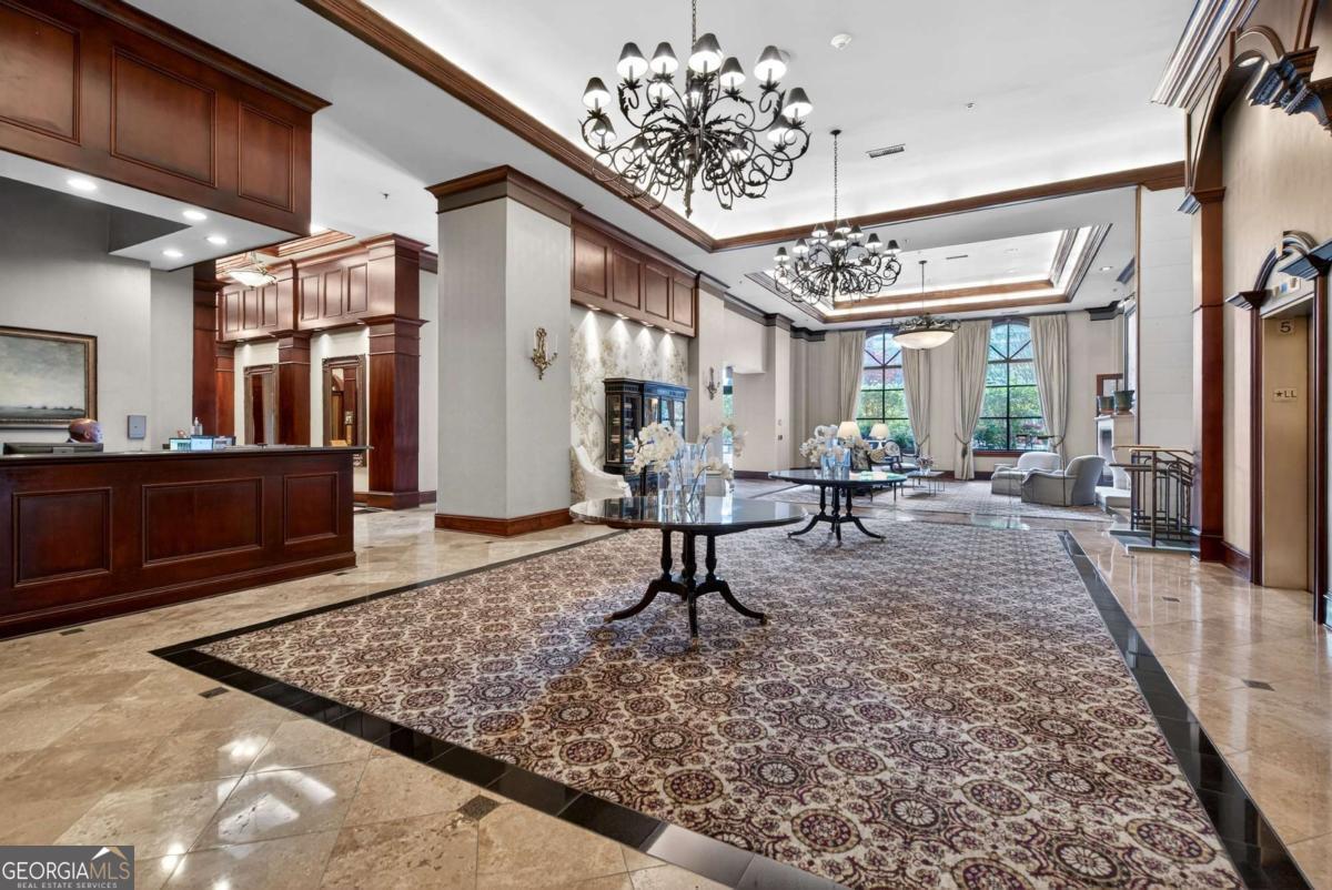 3334 Peachtree RD NE 911