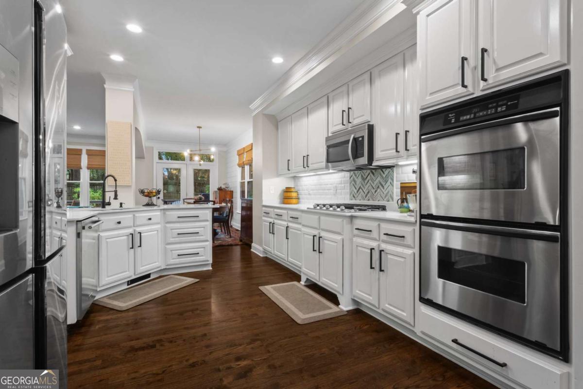 2602 Long Pointe