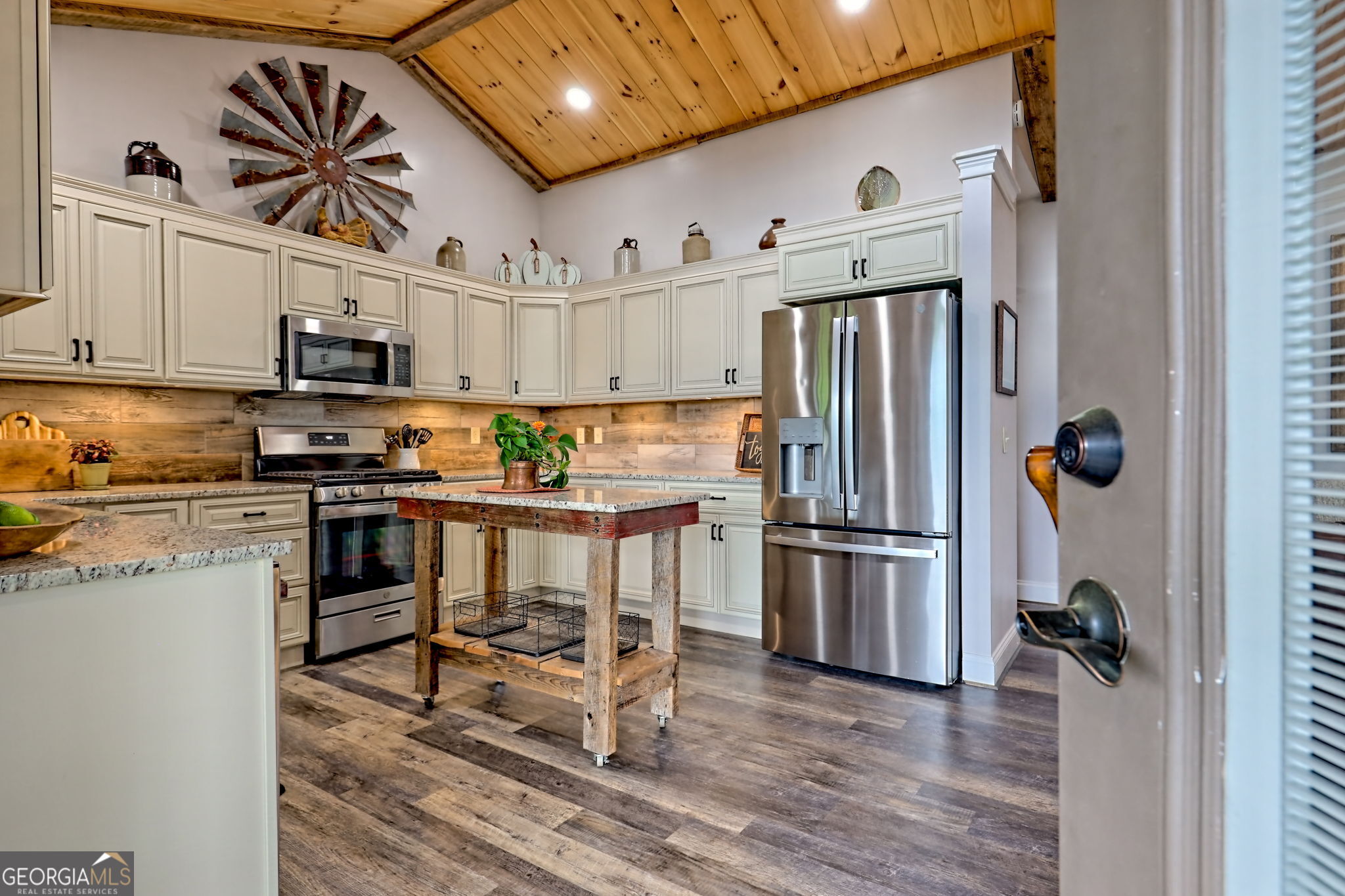 Rabun Gap, Georgia 30568, United States, 3 Bedrooms Bedrooms, ,4 BathroomsBathrooms,Residential,Active,127325