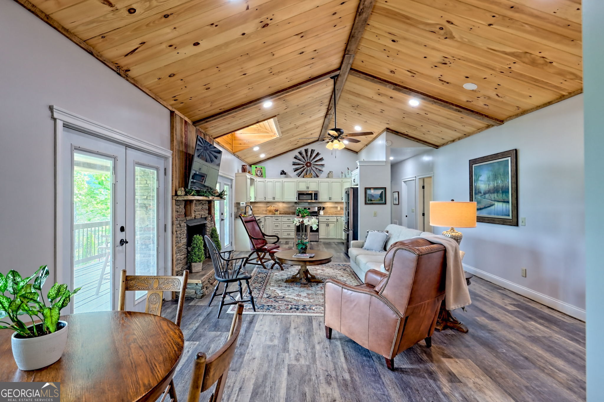 Rabun Gap, Georgia 30568, United States, 3 Bedrooms Bedrooms, ,4 BathroomsBathrooms,Residential,Active,127325