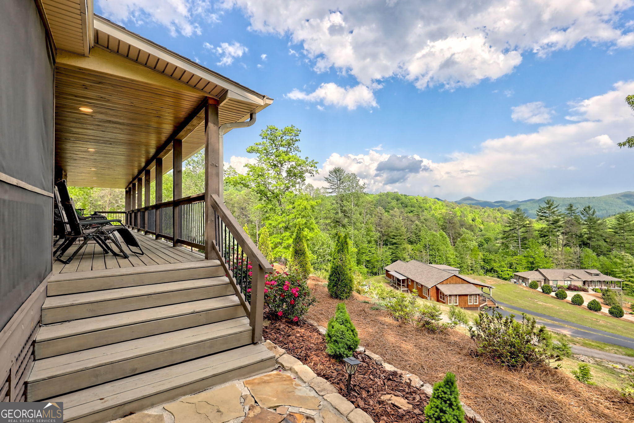 Rabun Gap, Georgia 30568, United States, 3 Bedrooms Bedrooms, ,4 BathroomsBathrooms,Residential,Active,127325