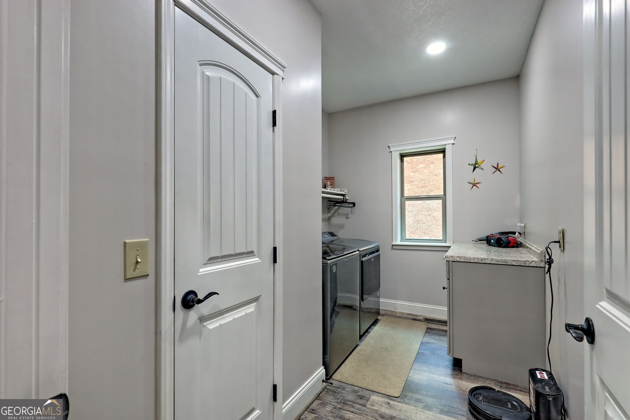 Rabun Gap, Georgia 30568, United States, 3 Bedrooms Bedrooms, ,4 BathroomsBathrooms,Residential,Active,127325