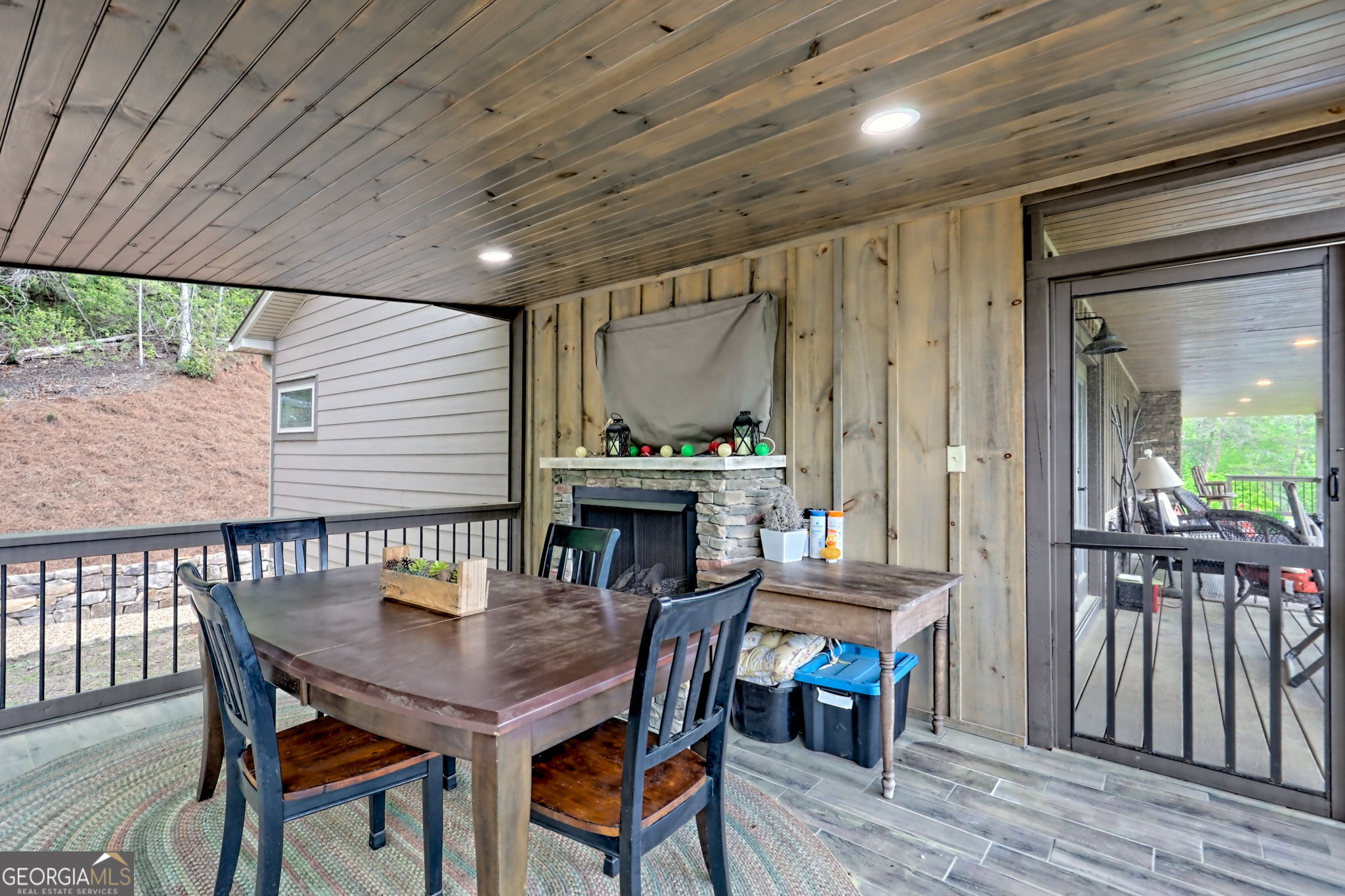 Rabun Gap, Georgia 30568, United States, 3 Bedrooms Bedrooms, ,4 BathroomsBathrooms,Residential,Active,127325