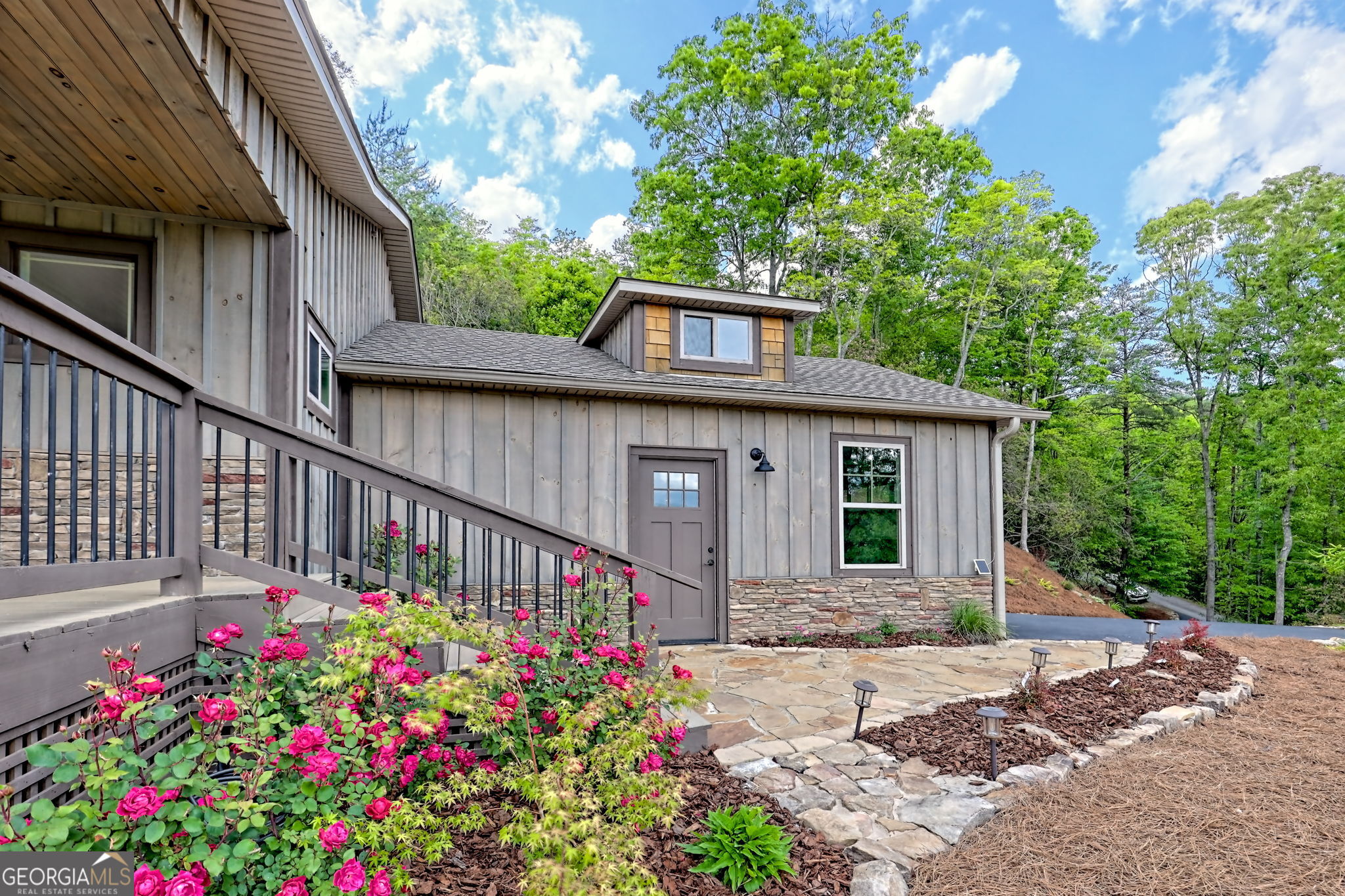 Rabun Gap, Georgia 30568, United States, 3 Bedrooms Bedrooms, ,4 BathroomsBathrooms,Residential,Active,127325