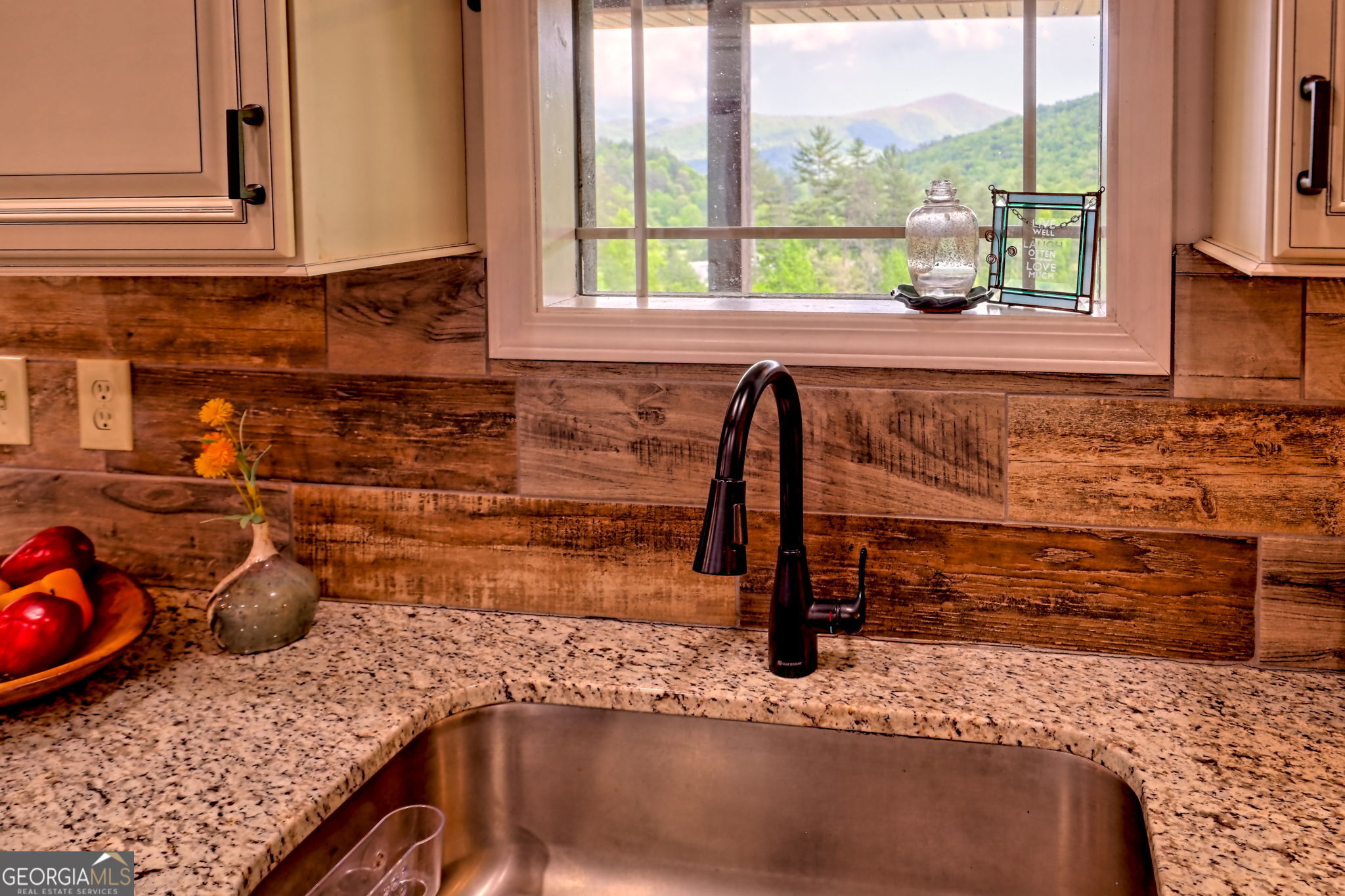 Rabun Gap, Georgia 30568, United States, 3 Bedrooms Bedrooms, ,4 BathroomsBathrooms,Residential,Active,127325