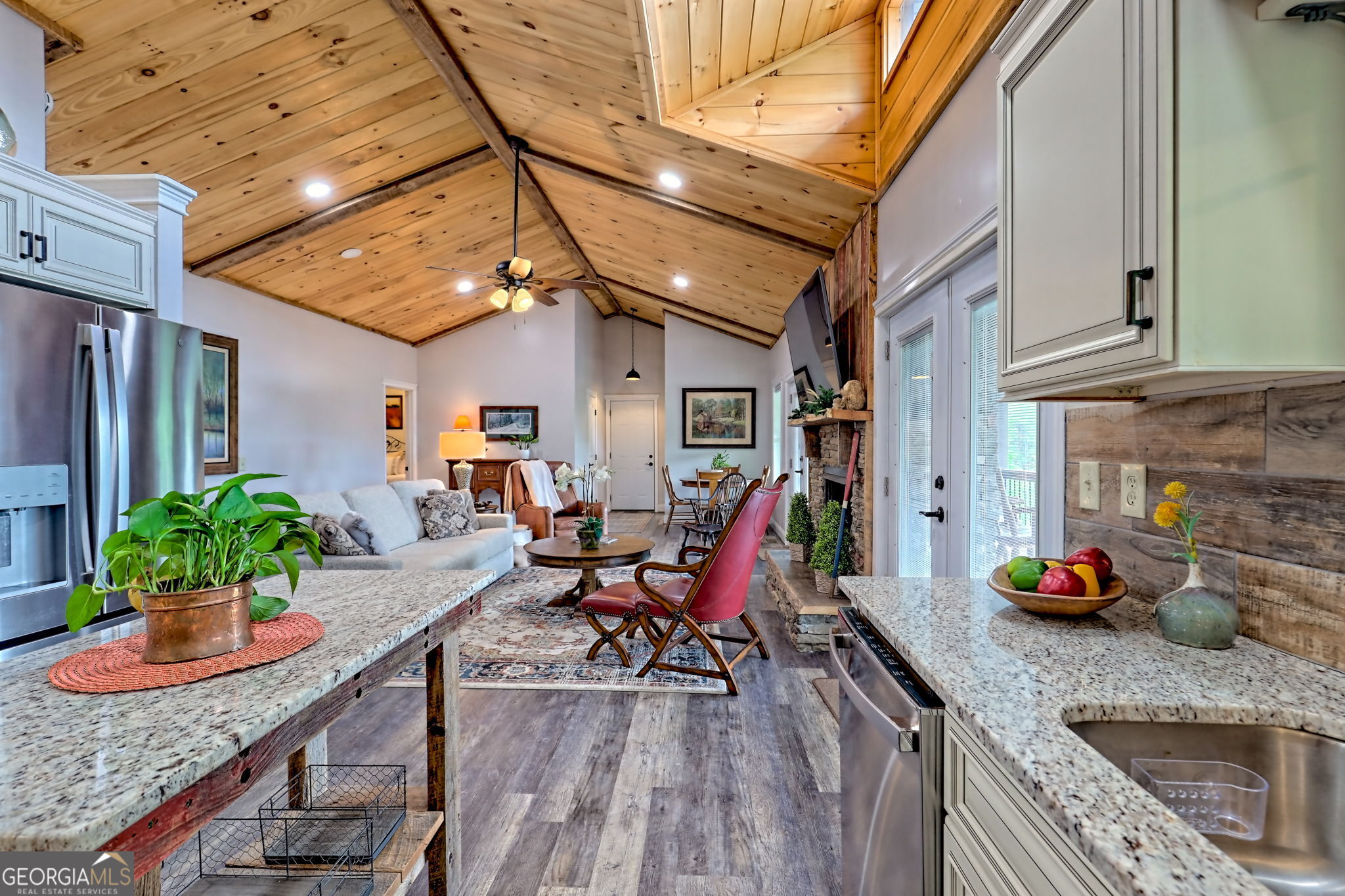 Rabun Gap, Georgia 30568, United States, 3 Bedrooms Bedrooms, ,4 BathroomsBathrooms,Residential,Active,127325