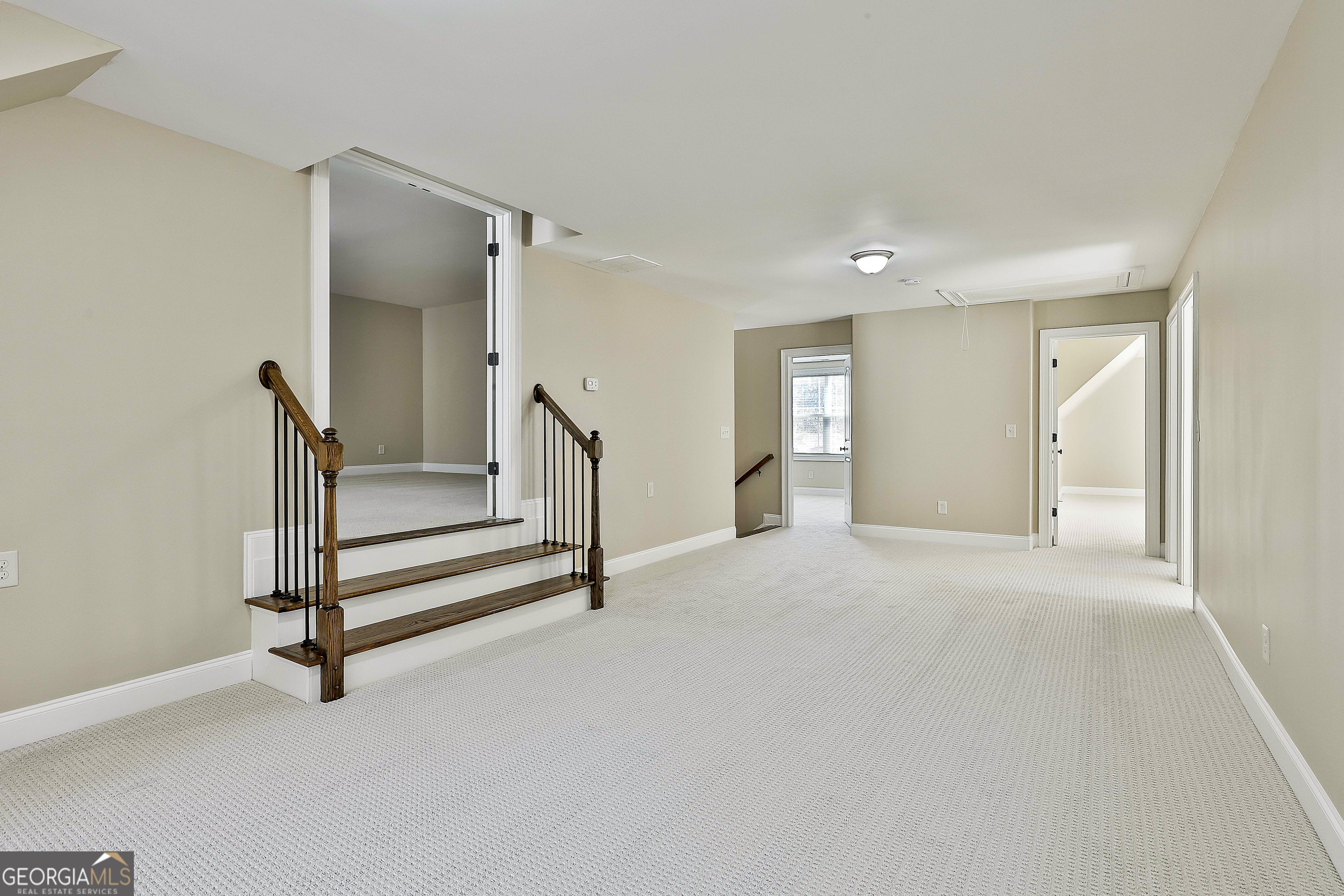 Newnan, Georgia 30263, United States, 6 Bedrooms Bedrooms, ,5 BathroomsBathrooms,Residential,Active,229579