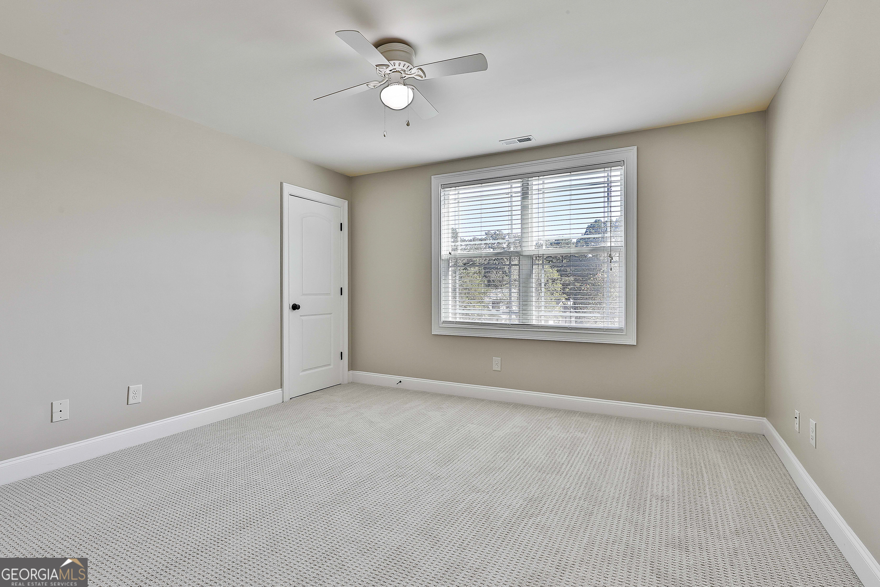 Newnan, Georgia 30263, United States, 6 Bedrooms Bedrooms, ,5 BathroomsBathrooms,Residential,Active,229579