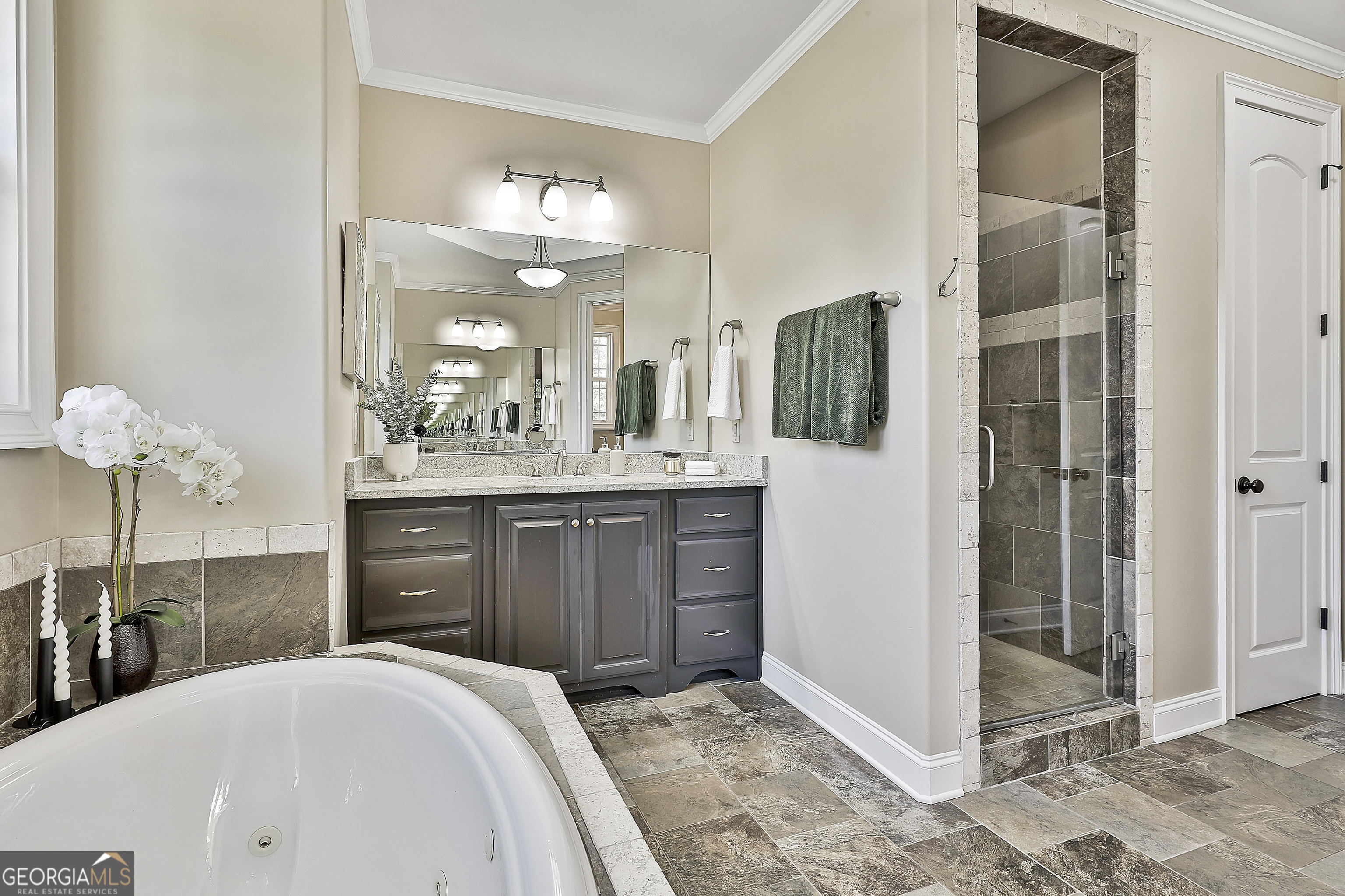 Newnan, Georgia 30263, United States, 6 Bedrooms Bedrooms, ,5 BathroomsBathrooms,Residential,Active,229579