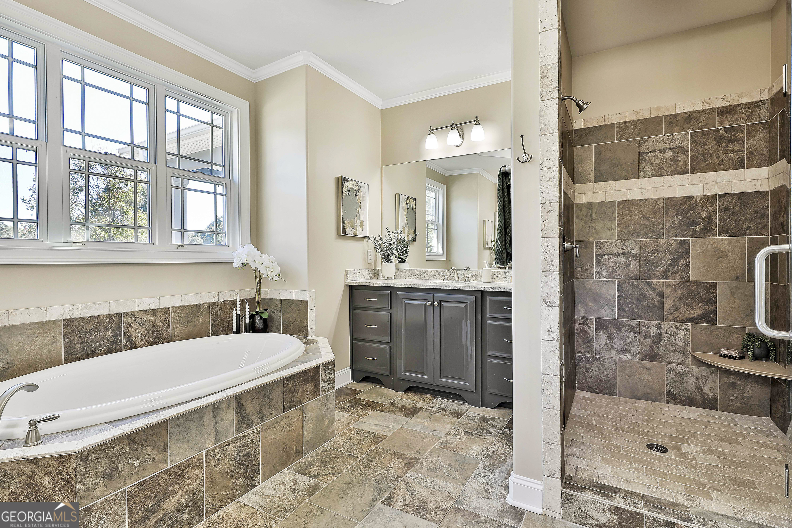 Newnan, Georgia 30263, United States, 6 Bedrooms Bedrooms, ,5 BathroomsBathrooms,Residential,Active,229579