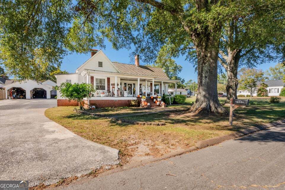 69 Myers AVE