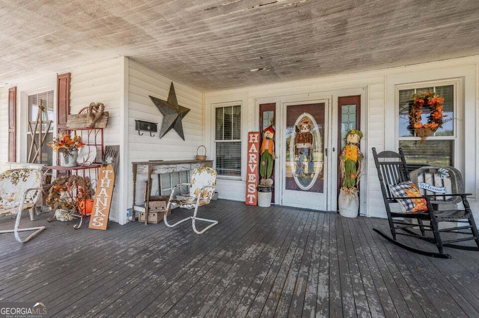 69 Myers AVE