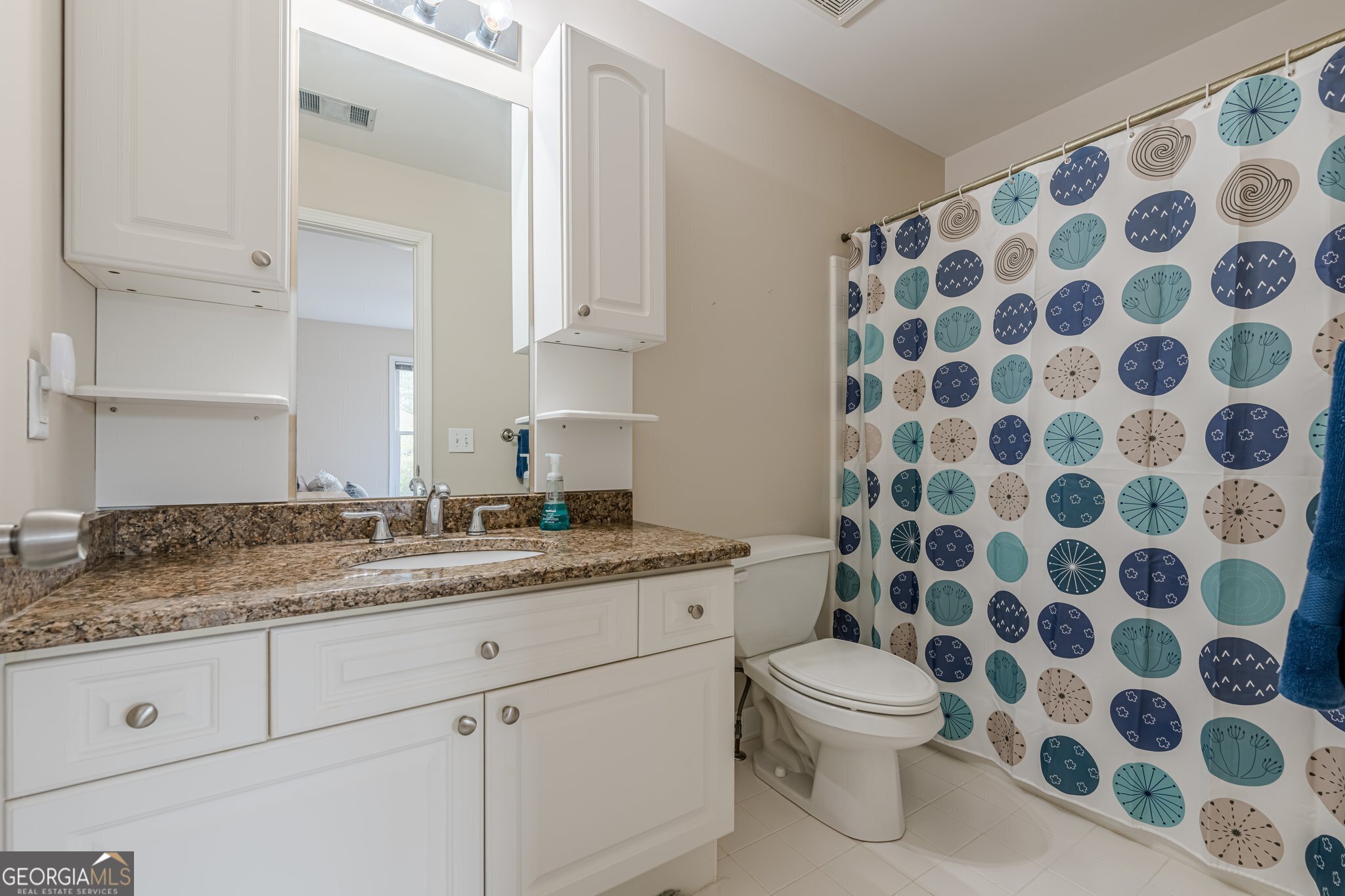 Cumming, Georgia 30040, United States, 5 Bedrooms Bedrooms, ,5 BathroomsBathrooms,Residential,Pending,102972