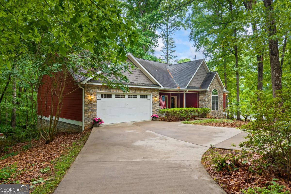 45 Highland Shoals CT