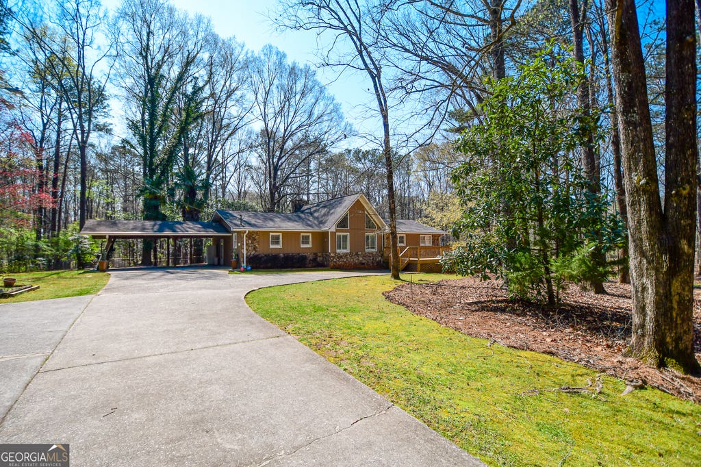 Photo of 320 Sherwood Road, Fayetteville, GA 30215 (MLS # 10825793)