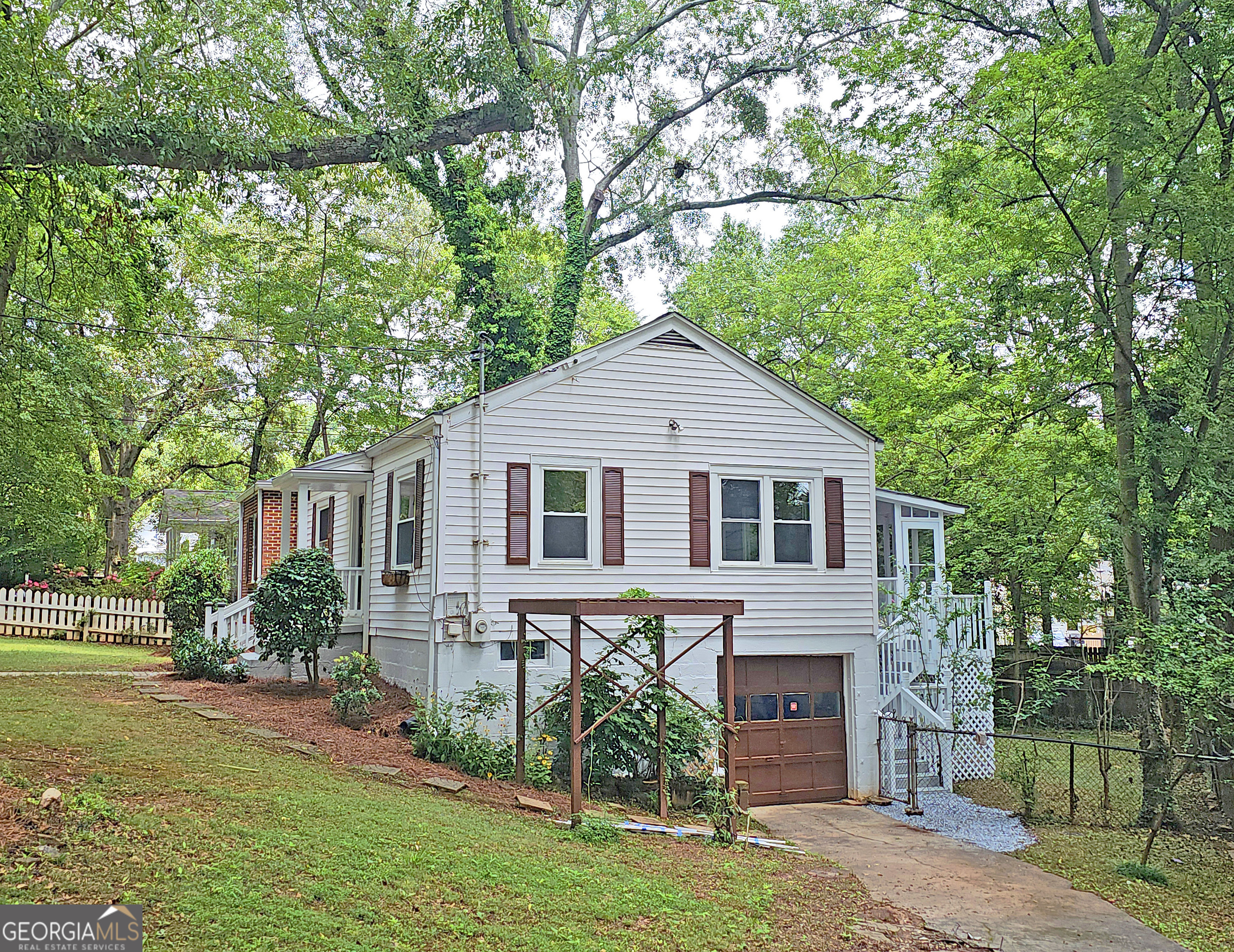 Decatur, Georgia 30030, United States, 3 Bedrooms Bedrooms, ,3 BathroomsBathrooms,Residential,Pending,78409