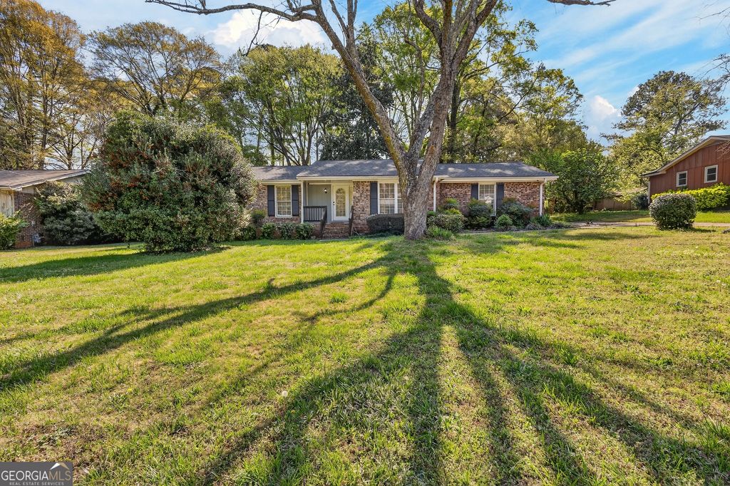 Photo of 2521 Country Club Drive, Conyers, GA 30013 (MLS # 10724244)