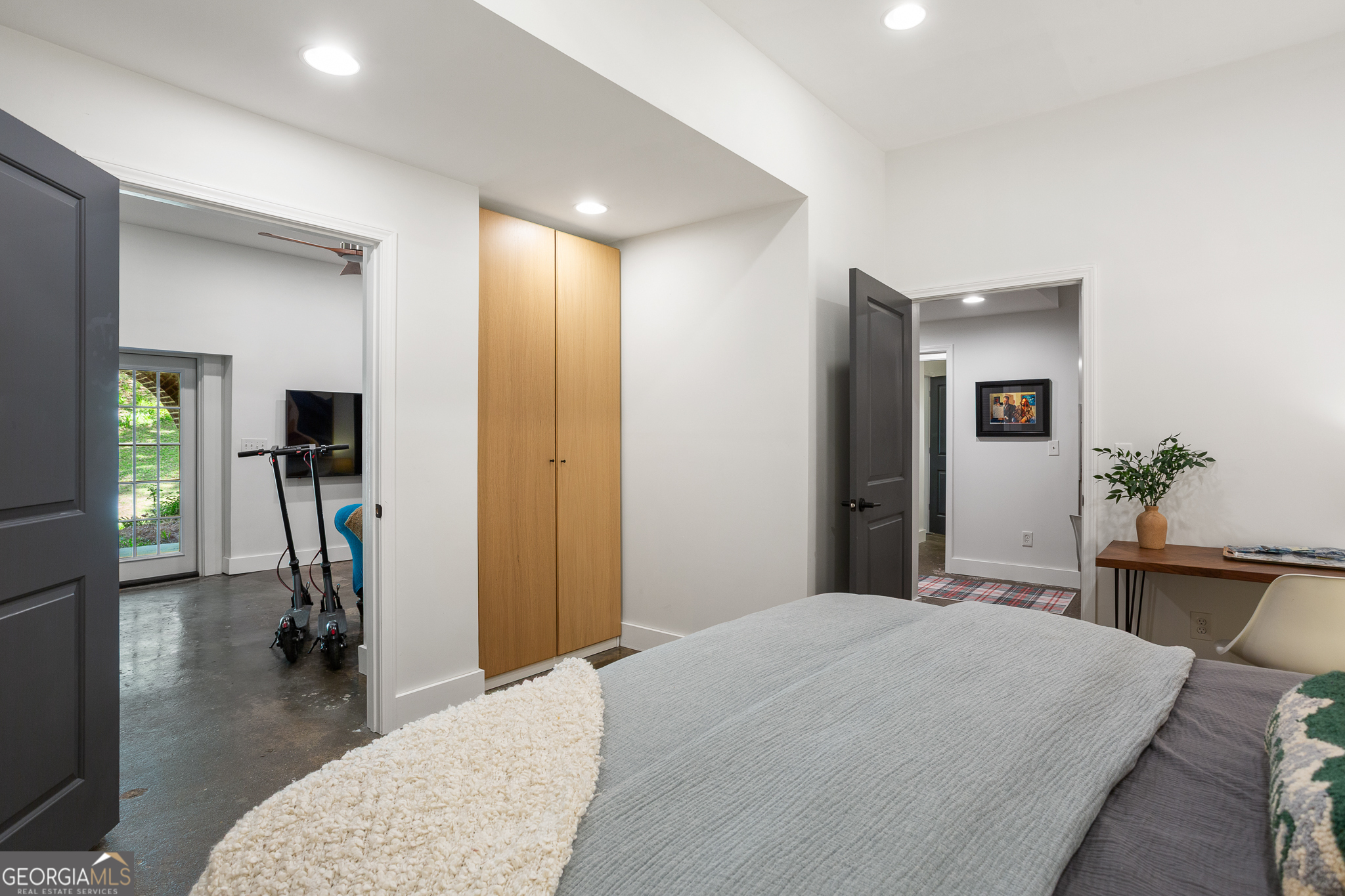 Smyrna, Georgia 30082, United States, 6 Bedrooms Bedrooms, ,5 BathroomsBathrooms,Residential,Active,118508