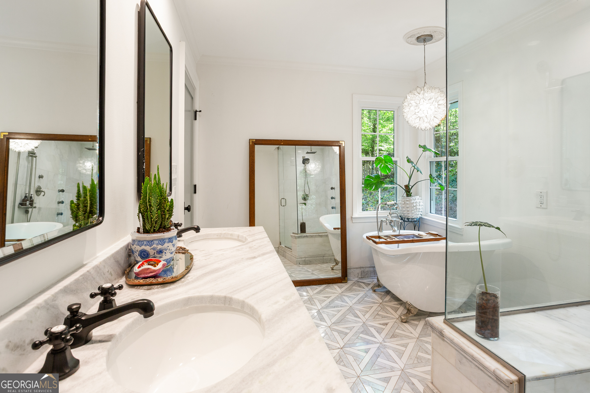 Smyrna, Georgia 30082, United States, 6 Bedrooms Bedrooms, ,5 BathroomsBathrooms,Residential,Active,118508