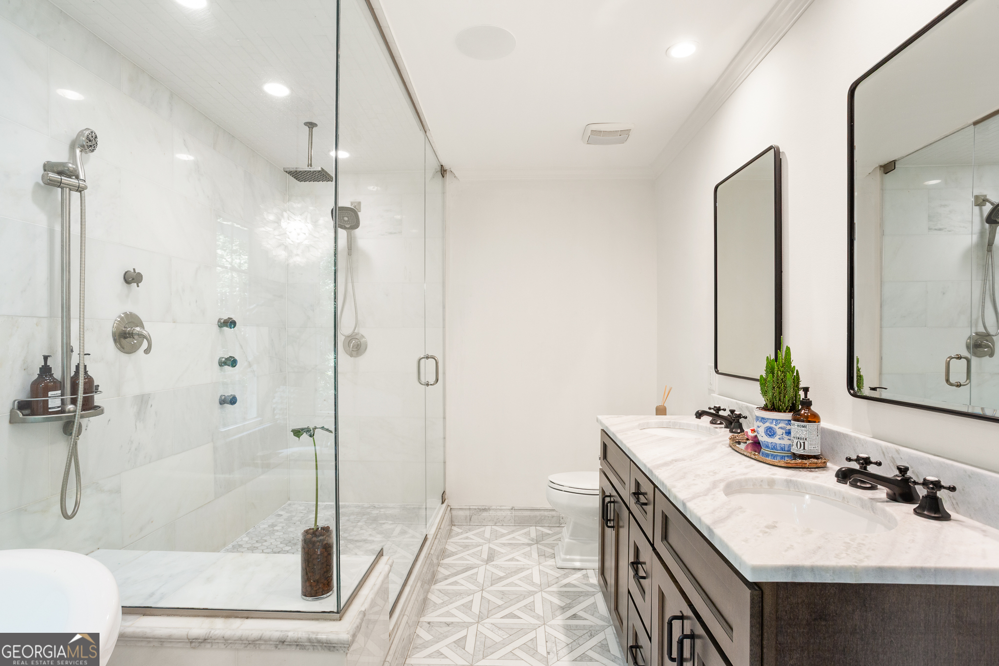 Smyrna, Georgia 30082, United States, 6 Bedrooms Bedrooms, ,5 BathroomsBathrooms,Residential,Active,118508