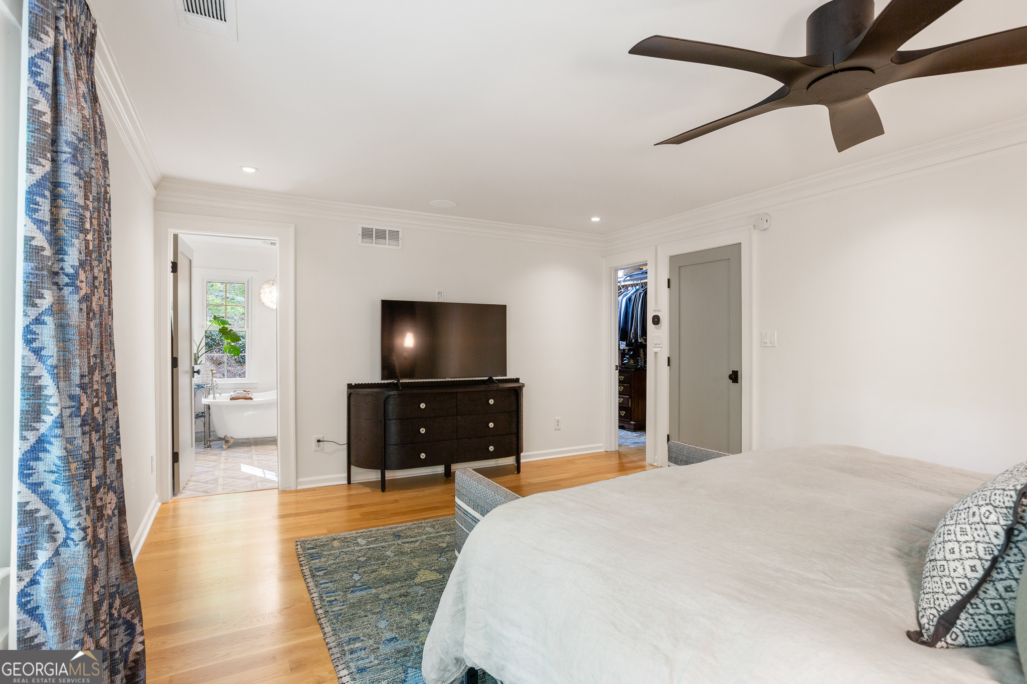 Smyrna, Georgia 30082, United States, 6 Bedrooms Bedrooms, ,5 BathroomsBathrooms,Residential,Active,118508