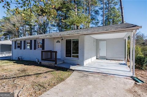 Photo of 779 Amber Place NW, Atlanta, GA 30331 (MLS # 10673067)
