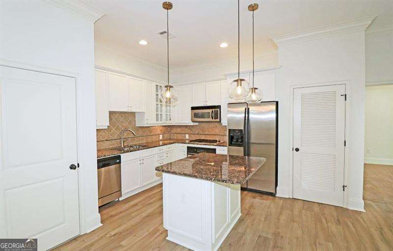 11 PERIMETER CTR E 1303