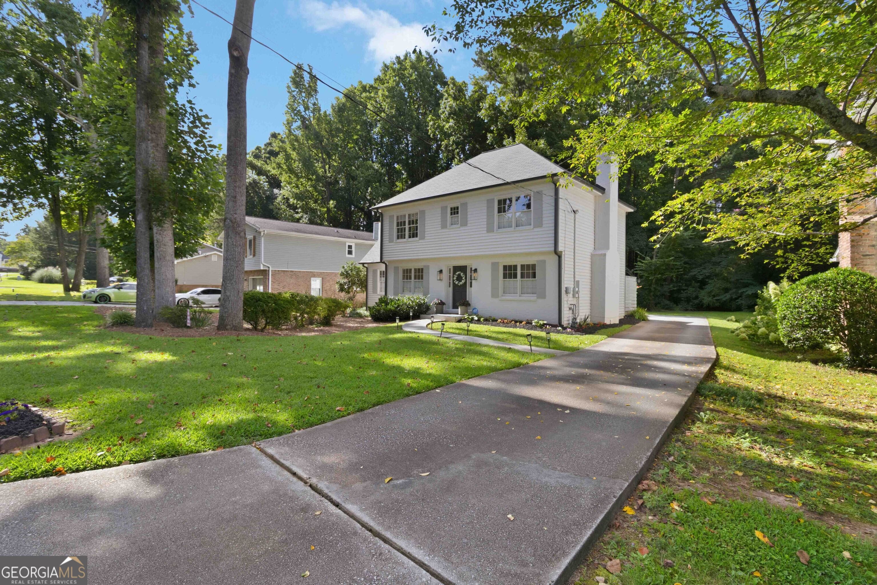 4249 Duesenberg DR
