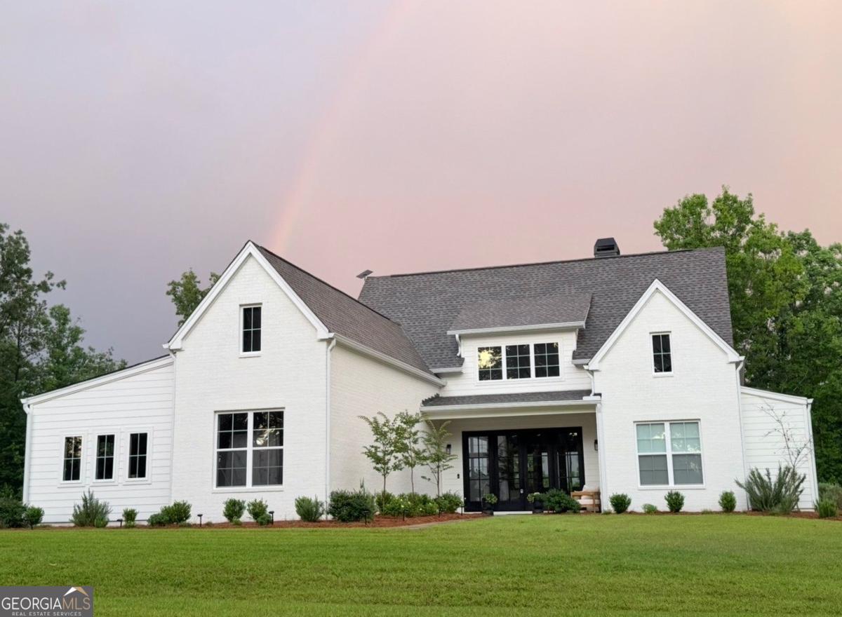 255 NE Chimney Rock TRL NE