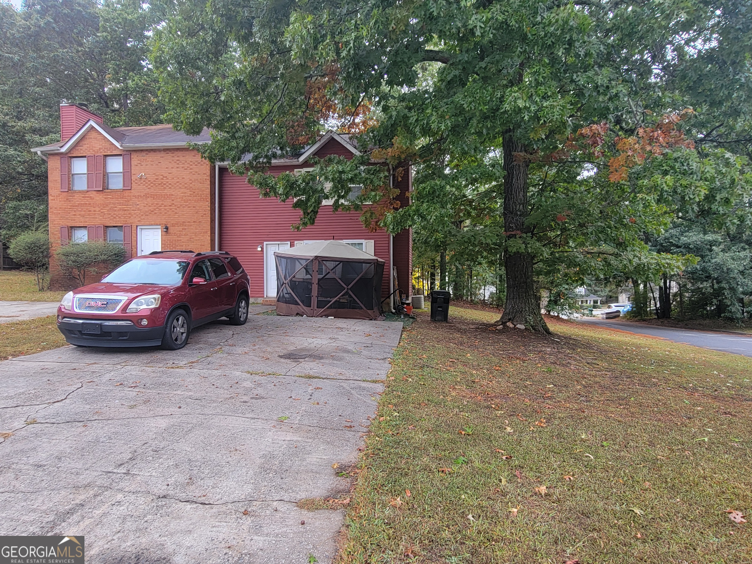 5553-5557 Windwood DR