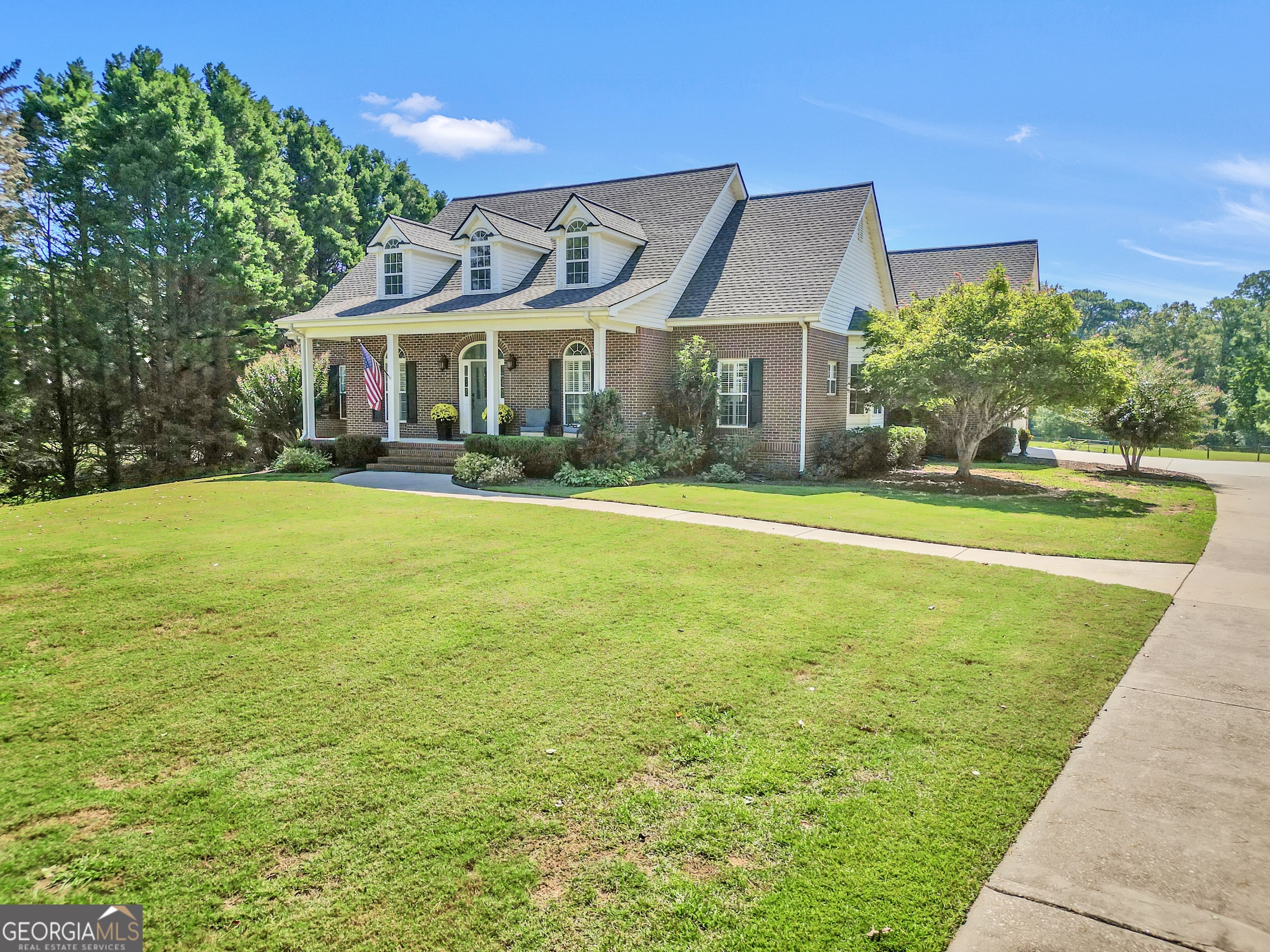 1964 E Lake RD