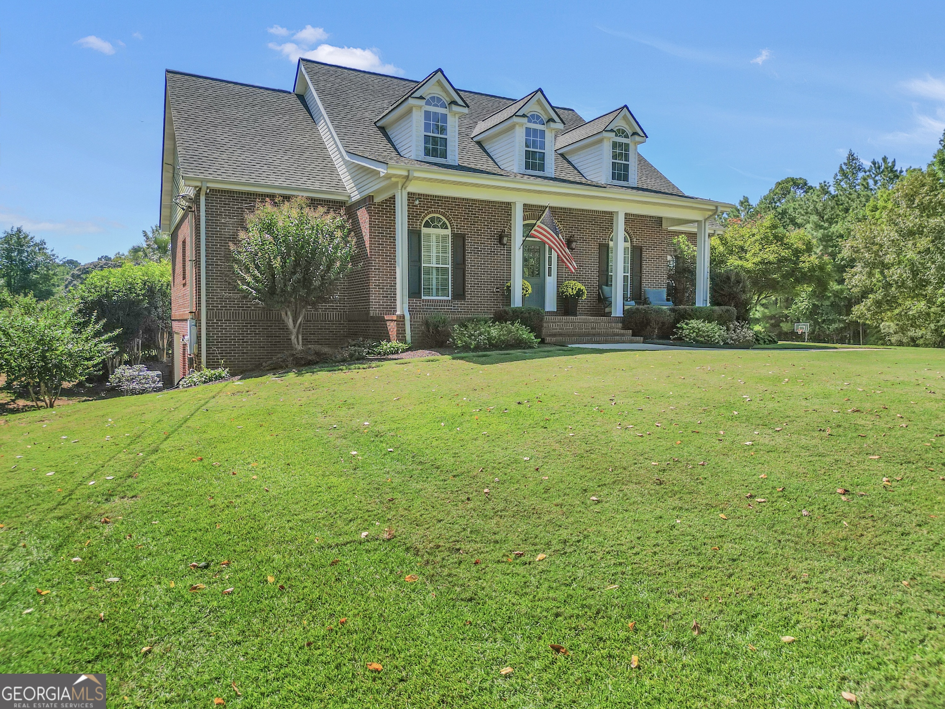 1964 E Lake RD