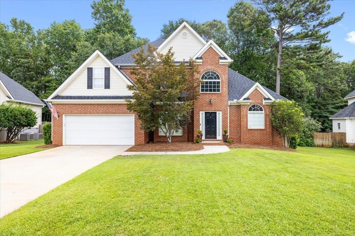 Located in desirable Brookfield Subdivision in North Macon, just minutes from dining, shopping, and interstate access. Close to Ace Charter and zoned for Springdale/Howard. This home sits on a level lot that has a large deck overlooking a private wooded backyard and is only steps away from the community pool/tennis. Owner's suite on main level with 3 additional bedrooms & full bath upstairs. Eat in kitchen, separate dining room, large living room and half bath complete the downstairs. New water heater, roof is 5 years old.