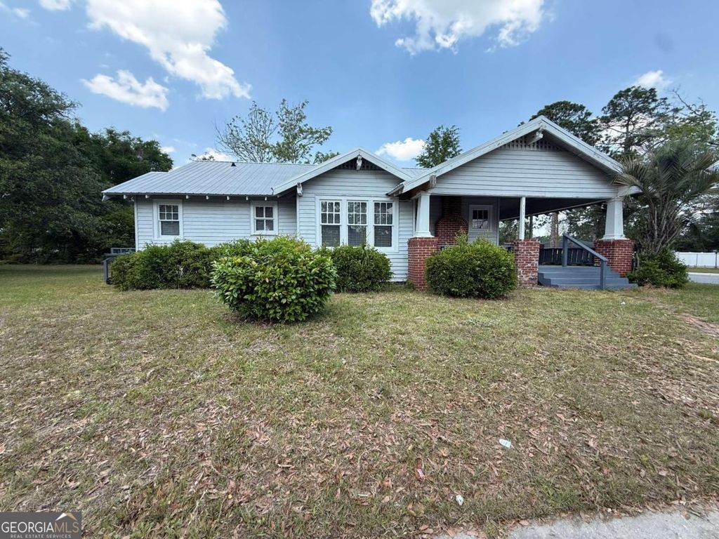Photo of 713 Quaterman Street, Waycross, GA 31501 (MLS # 10739747)
