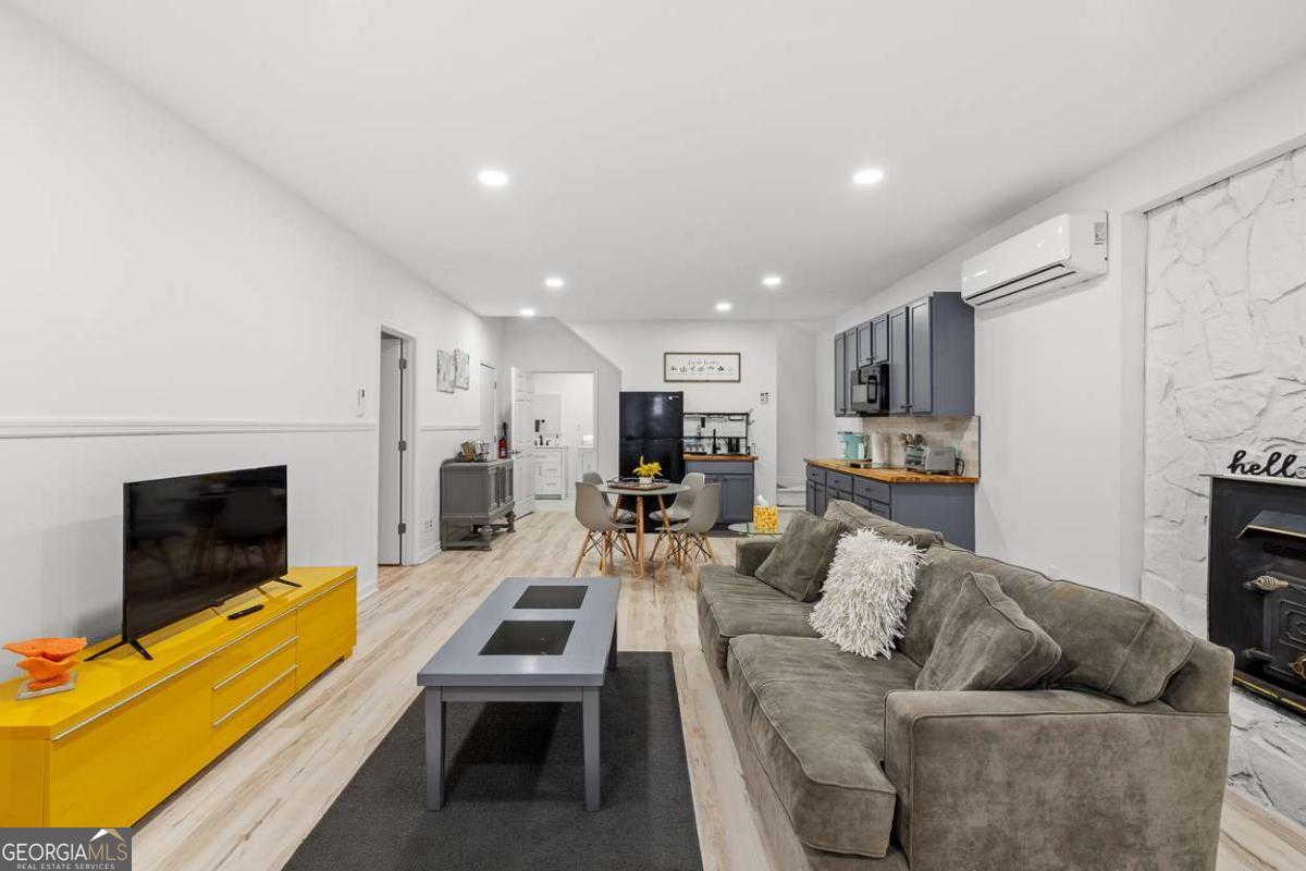 1581 Greers Chapel RD NW