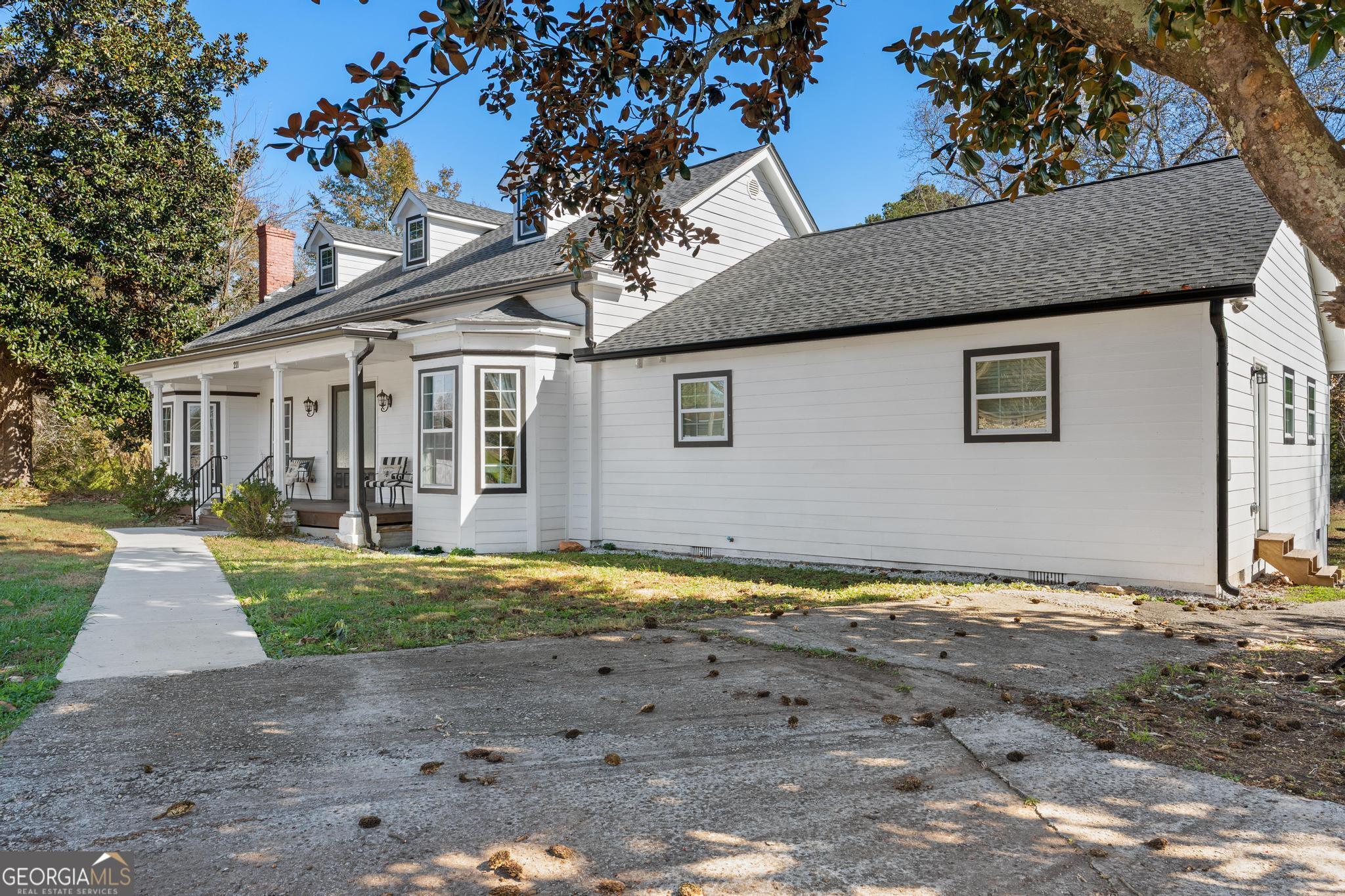 211 Cobb ST