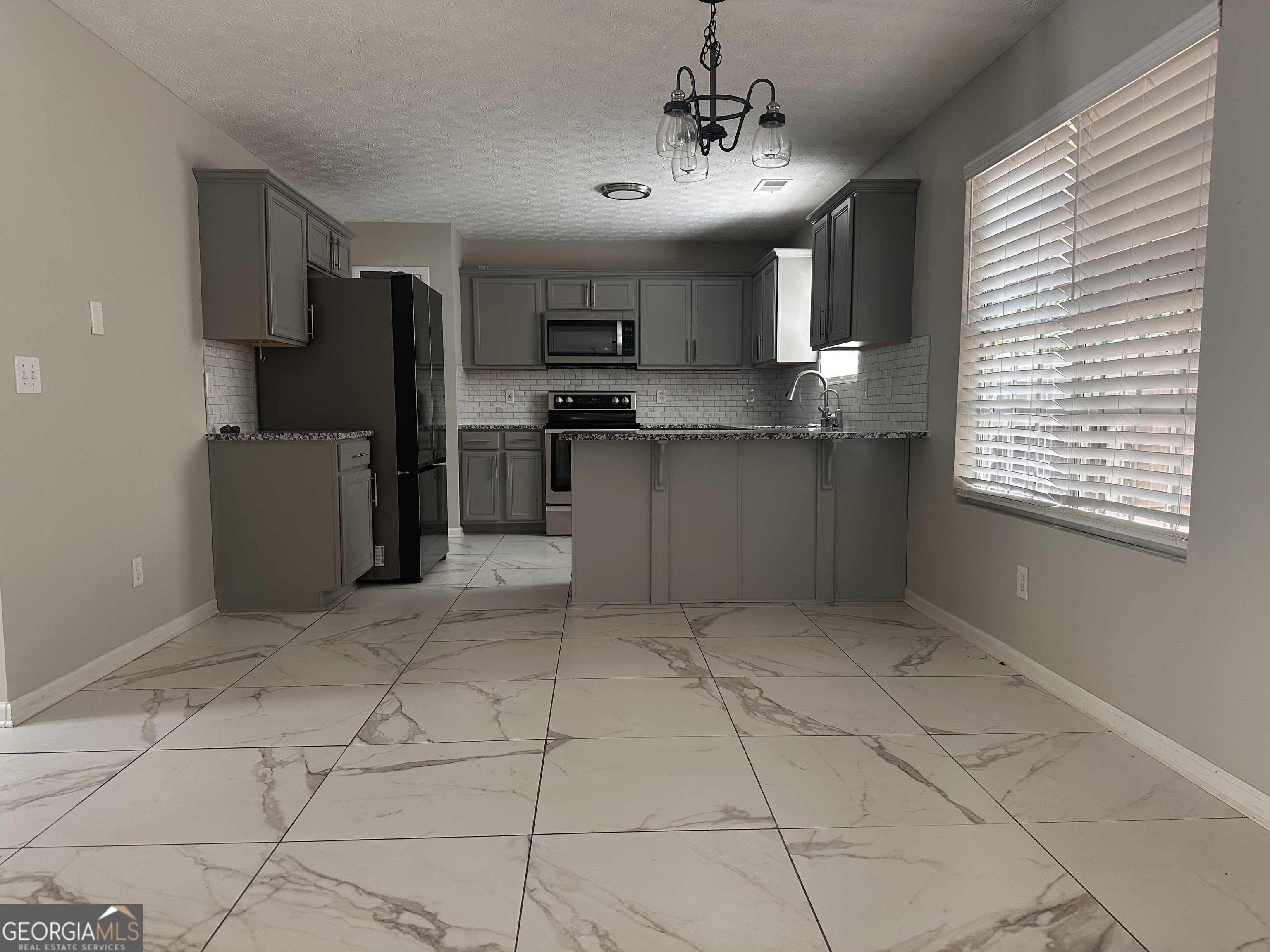 3886 Cedar Trace LN