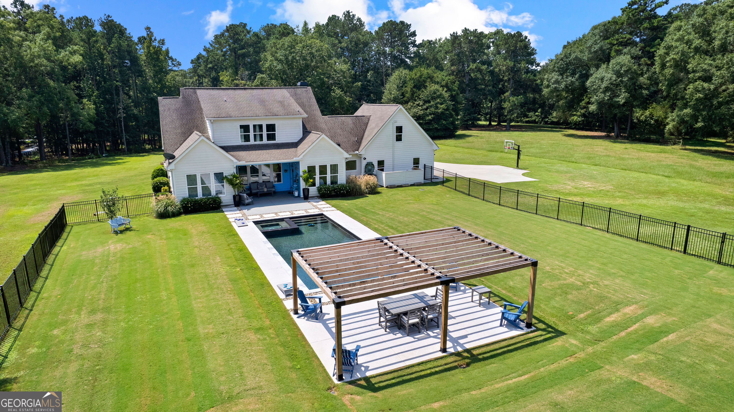 135 Woodbridge PL