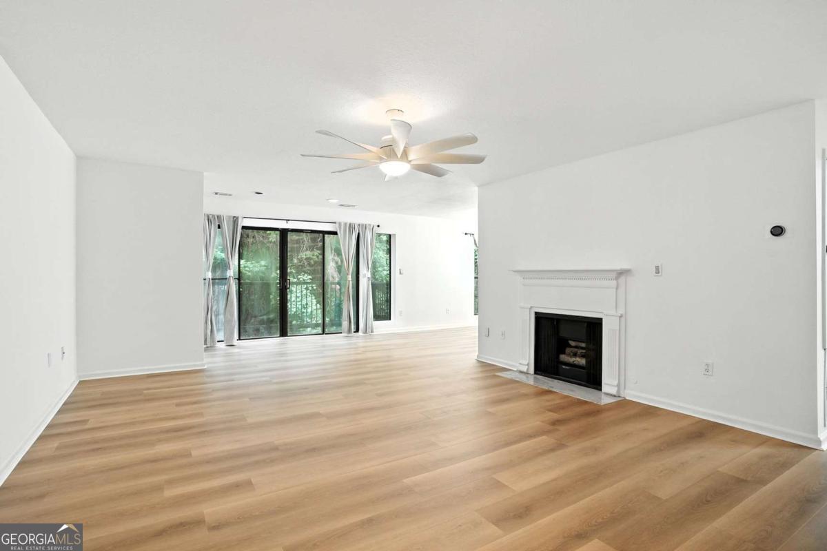 1105 Pine Heights DR NE