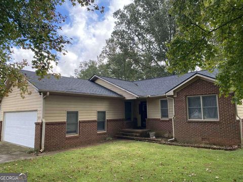 323 Lumpkin ST Winder GA 30680